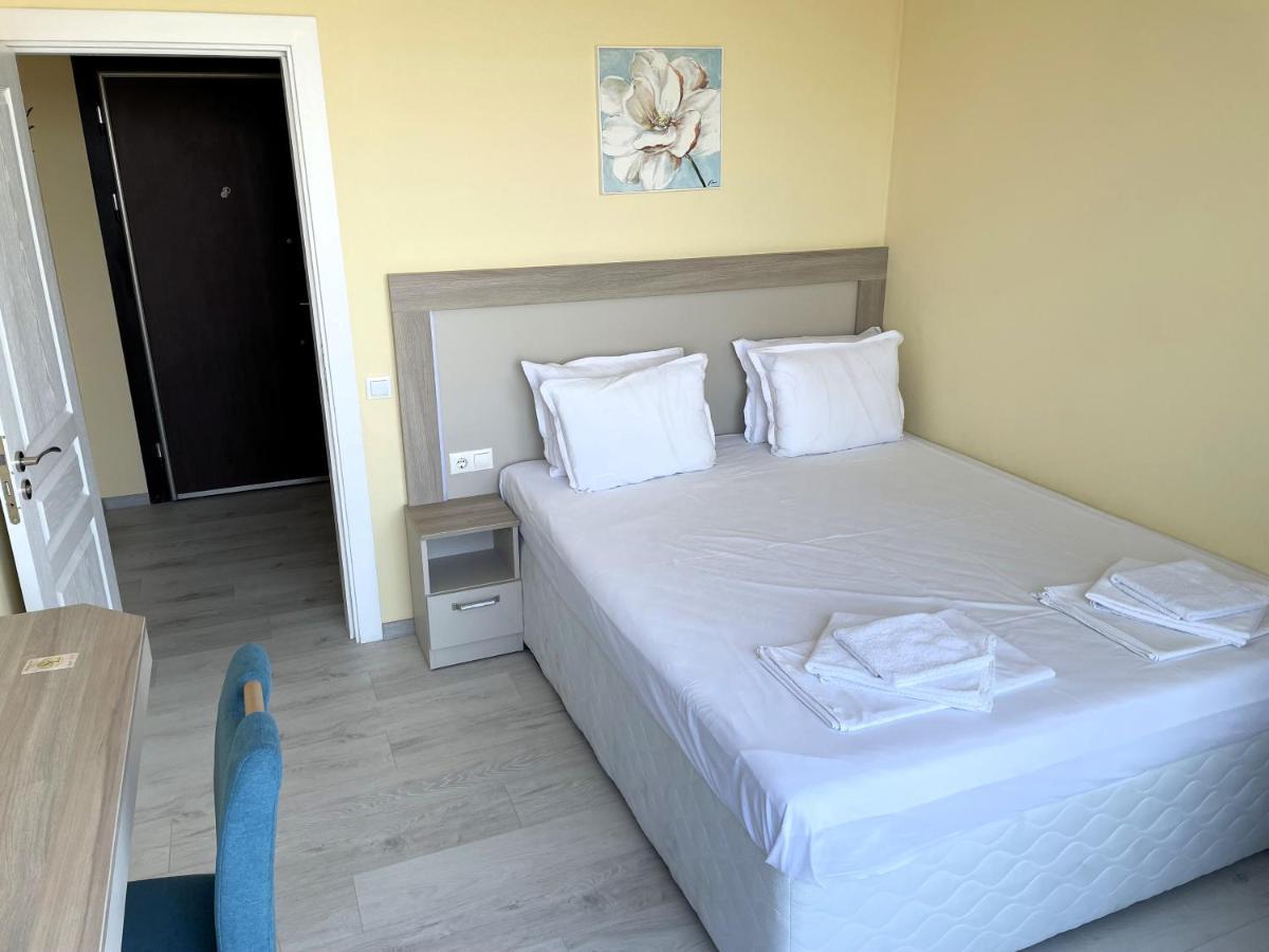 Sea View Apartment Free Parking Приморско Экстерьер фото