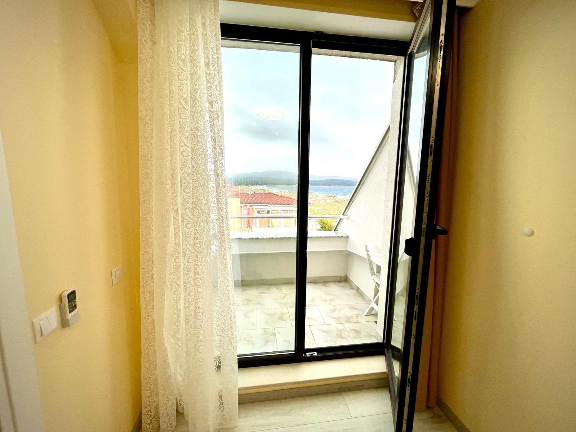 Sea View Apartment Free Parking Приморско Экстерьер фото